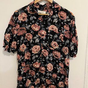 Urban Outfitters Floral Print Short Sleeve Button-Up Shirt - Men's Medium